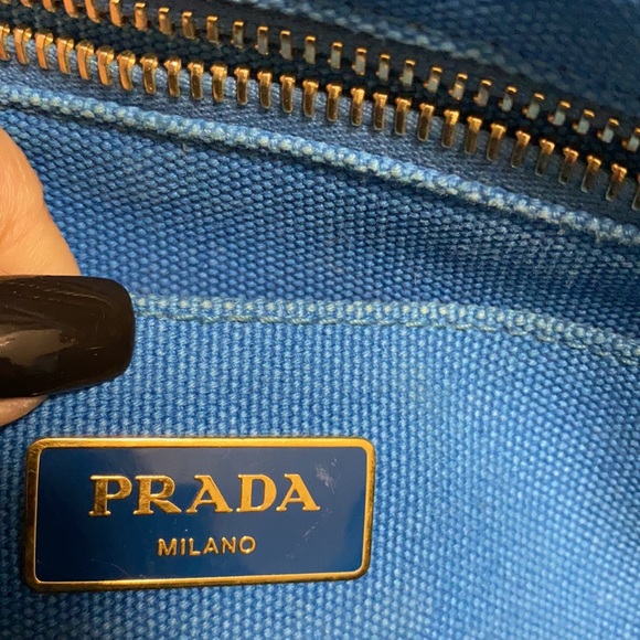 Prada Canapa - Picture 2 of 3